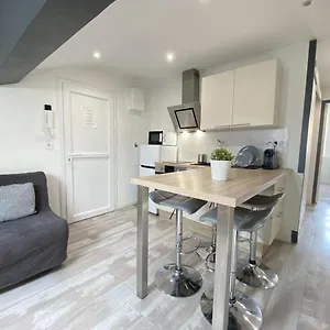 https://t2-centre-ville-place-darmes-wifi.fr-provencehotel.com