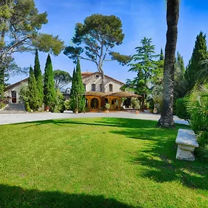 https://les-bastidieres-cap-brun.fr-provencehotel.com